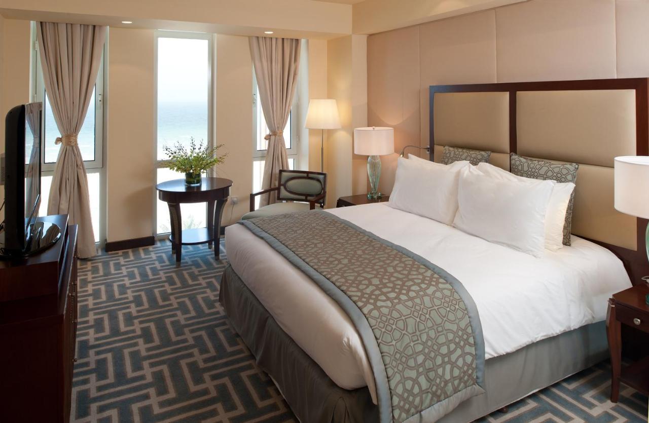 คราวน์ พลาซา ดุกม์ Hotel ดักม์ ภายนอก รูปภาพ