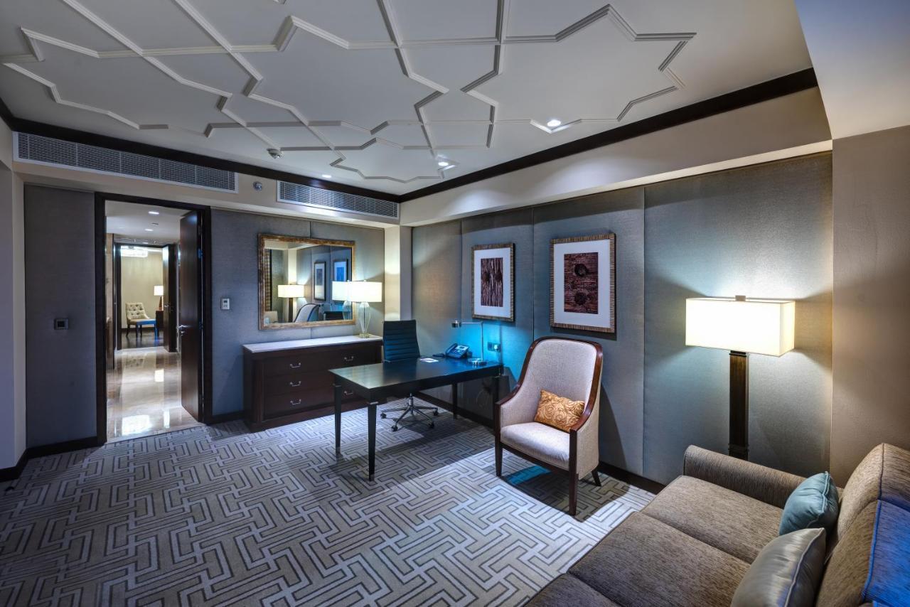 คราวน์ พลาซา ดุกม์ Hotel ดักม์ ภายนอก รูปภาพ