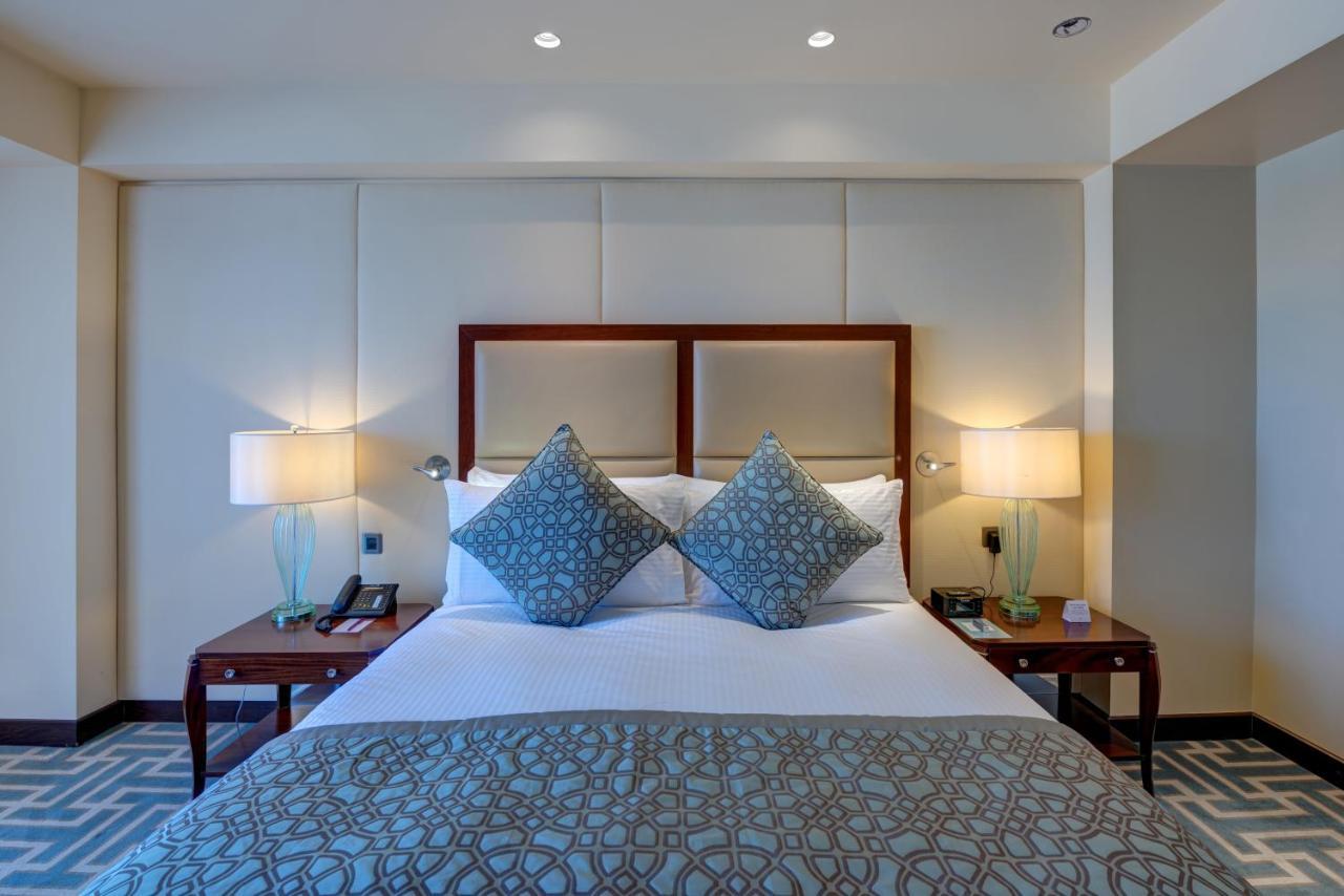 คราวน์ พลาซา ดุกม์ Hotel ดักม์ ภายนอก รูปภาพ