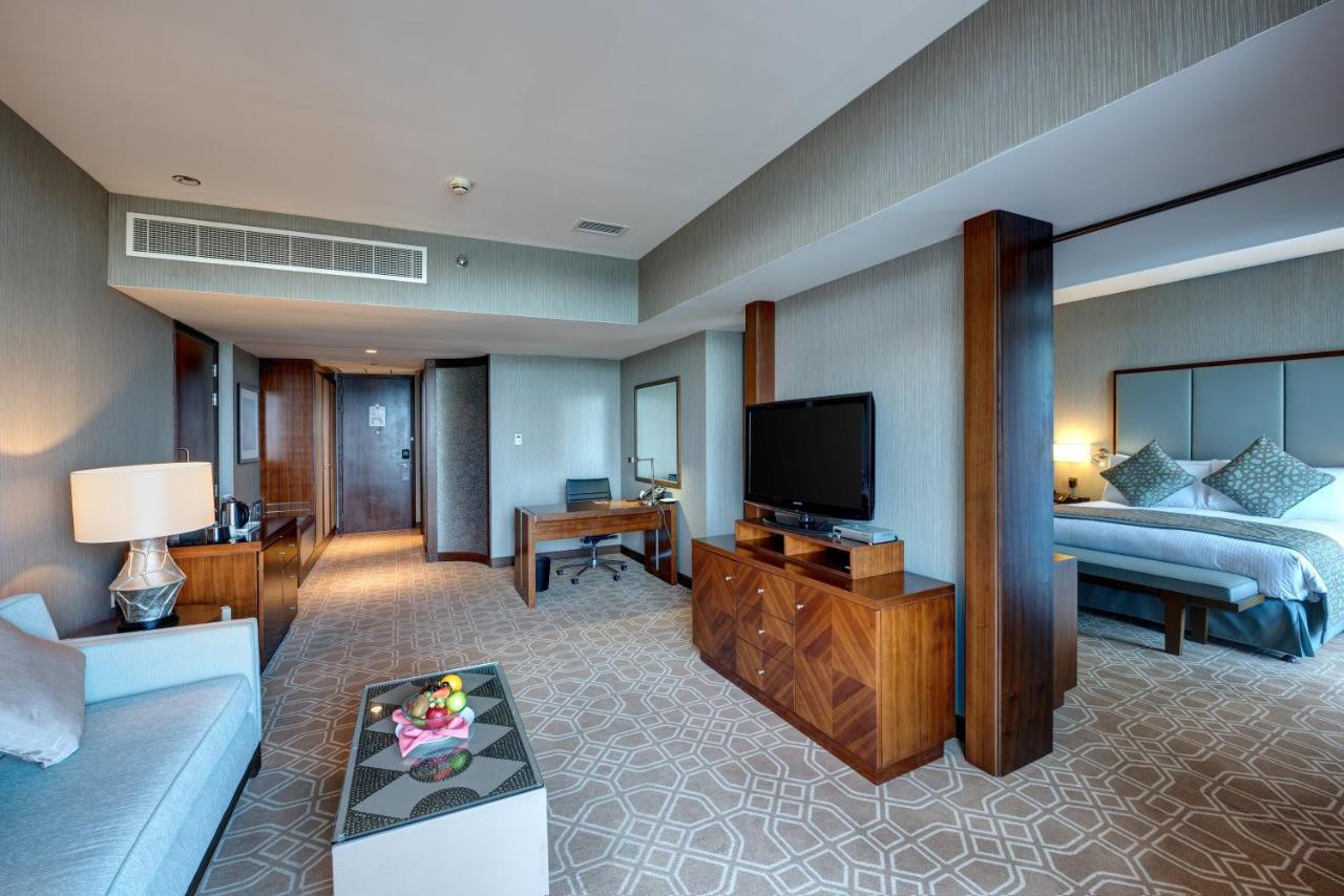 คราวน์ พลาซา ดุกม์ Hotel ดักม์ ภายนอก รูปภาพ