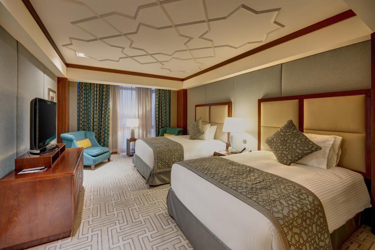 คราวน์ พลาซา ดุกม์ Hotel ดักม์ ภายนอก รูปภาพ