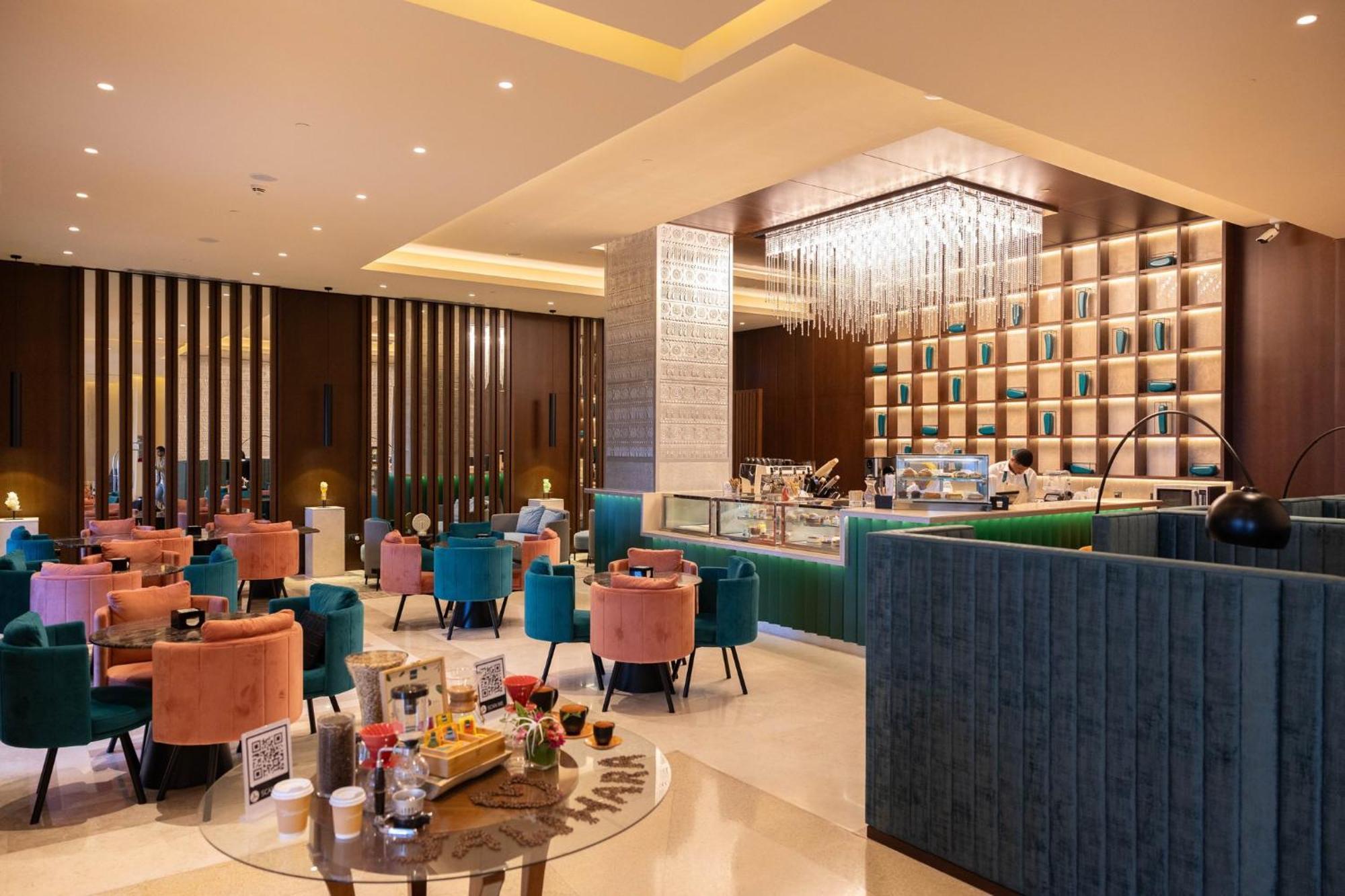 คราวน์ พลาซา ดุกม์ Hotel ดักม์ ภายนอก รูปภาพ